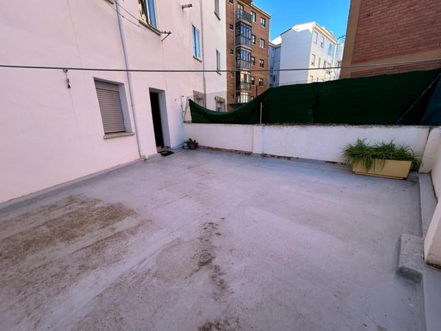 PISO EN VENTA ZONA CANDELARIA PARA REFORMAR, 3 DORMITORIOS, 2 BAÑOS, TERRAZA photo 0