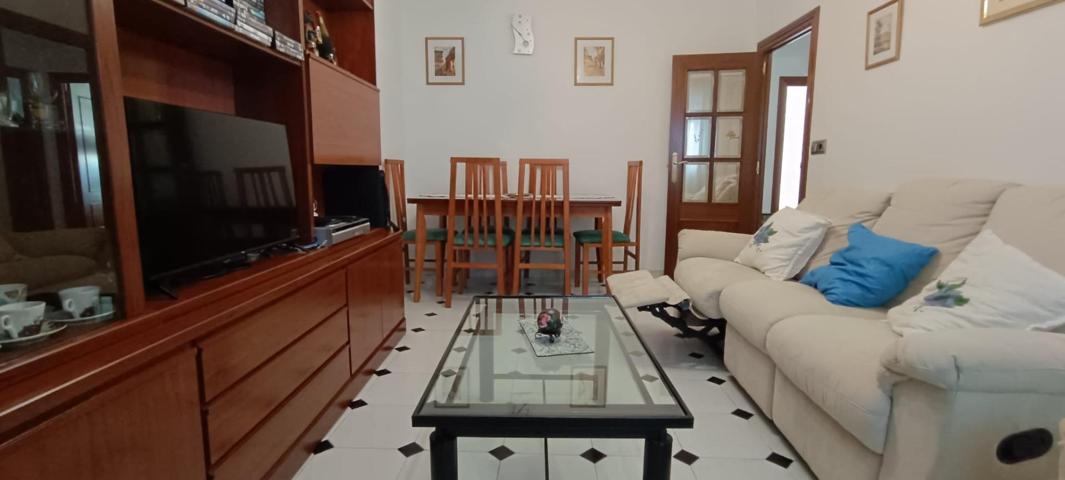 VENTA DE PISO REFORMADO EN ZAMORA ZONA PUERTA NUEVA, 3 DORMITORIOS, 1 BAÑO Y PATIO. photo 0