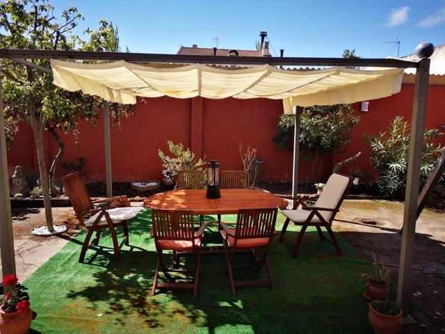 CASA EN VENTA EN ZAMORA PASEO HIGUERAS, 3 DORMITORIOS, 2 BAÑOS, PATIO Y GARAJE photo 0
