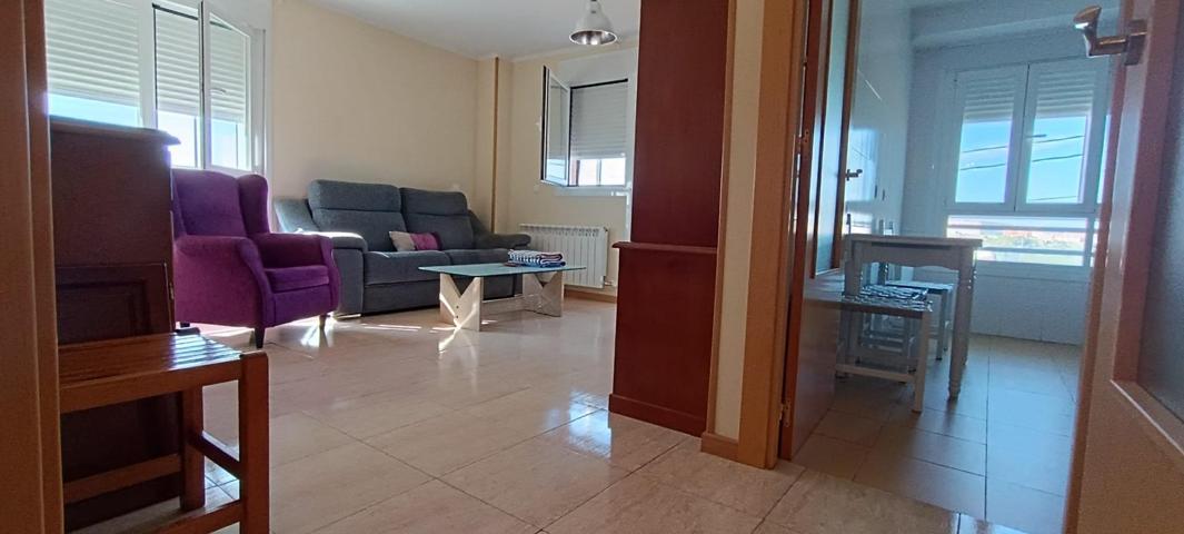VENTA DE PISO (V.P.O.) SEMINUEVO EN ZAMORA ZONA SAN ISIDRO, 3 DORMITORIOS, 2 BAÑOS Y GARAJE photo 0