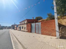 CASA EN VENTA EN VENIALBO CON PATIO photo 0
