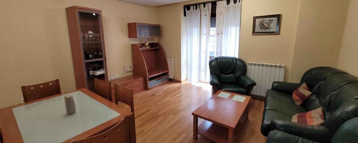 PISO EN VENTA ZONA CENTRO, BUEN ESTADO, 3 DORMITORIOS, 2 BAÑOS Y GARAJE photo 0