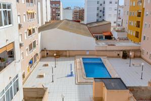 ¡SUPER OFERTA! Apartamento en Torrevieja con piscina comunitaria photo 0