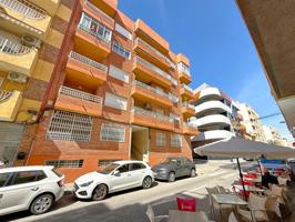 Fantastico Piso de 2 dormitorios y 2 baños a solo 200m de la Playa del Cura – Torrevieja photo 0
