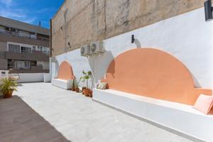 Casa reformada en el corazón de Torrevieja con orientación sur y a solo 650 metros del mar photo 0