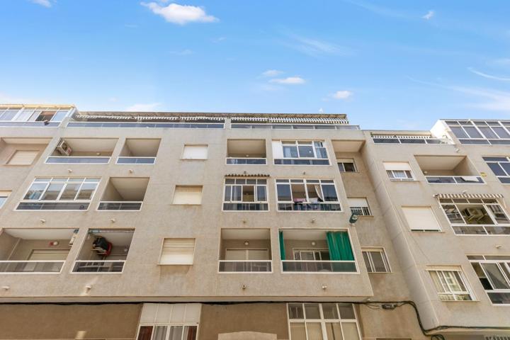¡Apartamento a solo 10 minutos andando del mar y del nuevo centro de ocio de Torrevieja! photo 0