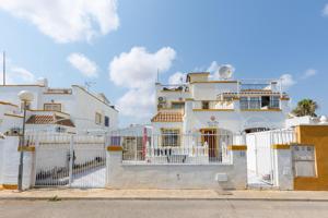 Encantador Adosado en Jardin Del Mar, Torrevieja photo 0