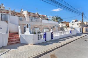 ¡Encantador bungalow en El Chaparral con piscina comunitaria! photo 0