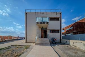 Una Residencia Exclusiva en San Isidro: Tu Refugio Luminoso en Zamora photo 0