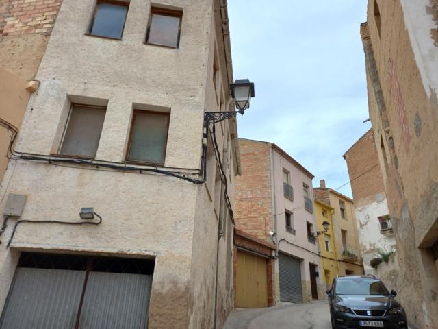 OPORTUNIDAD CASA CON CUATRO PLANTAS Y ALMACENES A REFORMAR EN LA TORRE DE L´ESPANYOL photo 0