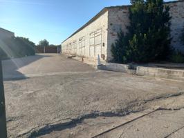OPORTUNIDAD CONJUNTO DE NAVES, ALMACENES Y MASIA EN MORA D´EBRE photo 0