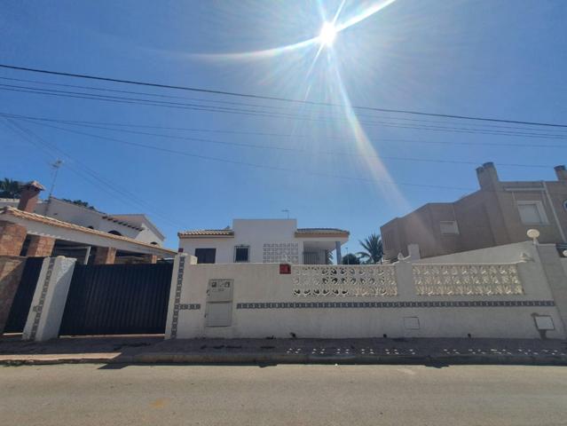 CHALET INDEPENDIENTE EN AVENIDA BALEARES, TORREVIEJA photo 0