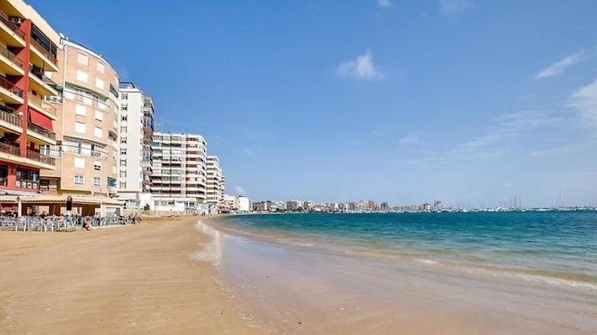 A 200 METROS PLAYA NAUFRAGOS PISO 1 HAB 59.900 EUROS. photo 0