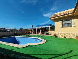 GRAN CHALET DE 5 HABS CON PISCINA PRIVADA EN ORIHUELA COSTA photo 0