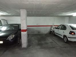 PLAZA DE PARQUING EN ALQUILER ZONA TEIXONERA !!  PARA COCHE GRANDE photo 0