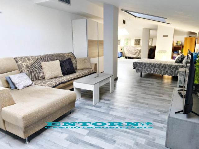 ¡¡ DUPLEX SEMINUEVO CON GRAN BUHARDILLA, IDEAL PAREJAS O FAMILIAS !! photo 0
