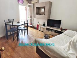 Piso ideal parejas o singles en excelente zona del pueblo. photo 0