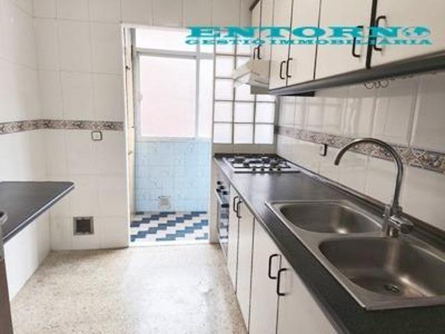 ¡¡ PISO IDEAL PAREJAS Y FAMILIAS EN EXCELENTE ZONA !! photo 0