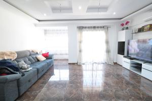APARTAMENTO CÉNTRICO REFORMADO DE 4 DORMITORIOS photo 0