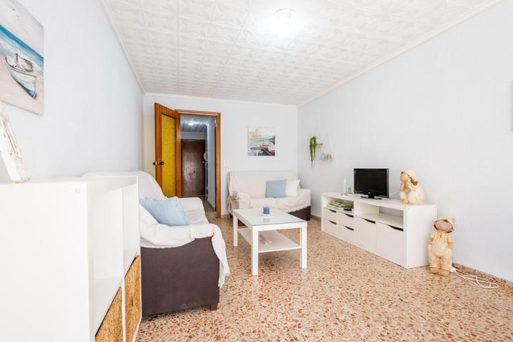 APARTAMENTO DE 3 DORMITORIOS CON GARAJE JUNTO A LA PLAYA photo 0