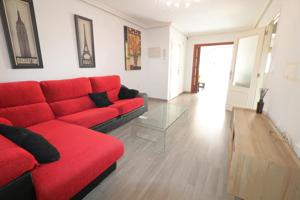 APARTAMENTO SEMIREFORMADO JUNTO A LA PLAYA photo 0