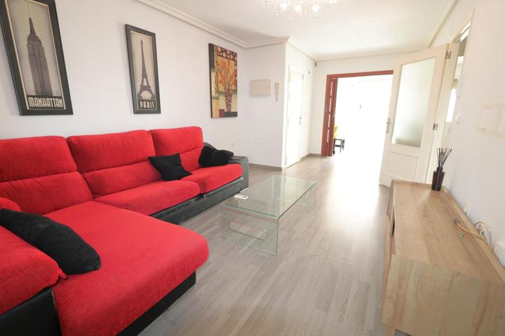 APARTAMENTO SEMIREFORMADO JUNTO A LA PLAYA photo 0