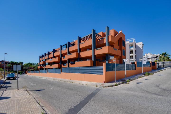 Luminoso apartamento con gran terraza, piscina y parking incluido photo 0