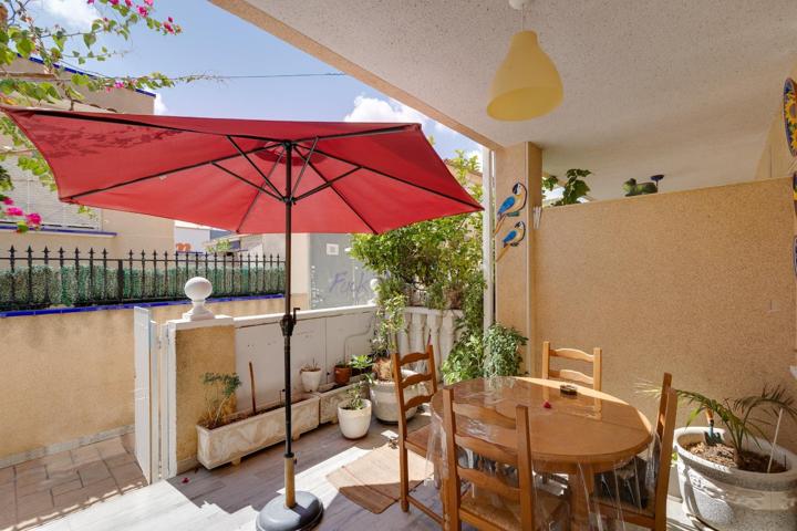 Chalet dúplex de 2 dormitorios y dos baños en Residencial Europa, Torrevieja photo 0