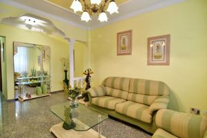 VIVIENDA EN ALQUILER-VECINDARIO photo 0