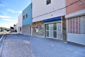 LOCAL COMERCIAL EN AVENIDA LAS TIRAJANAS photo 0