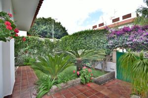 Chalet en Tafira Baja photo 0