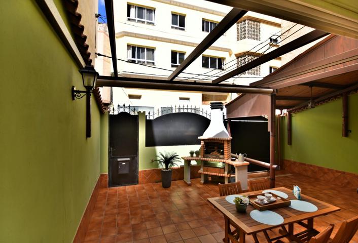 Tríplex Exclusivo con Terraza y Calidad Superior en El Doctoral photo 0