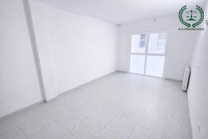 DUPLEX LUMINOSO EN EL MOLAR, CON TRASTERO photo 0