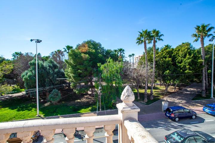 Dúplex en esquina con vistas al parque, piscina comunitaria y jardín – Calas Blancas photo 0