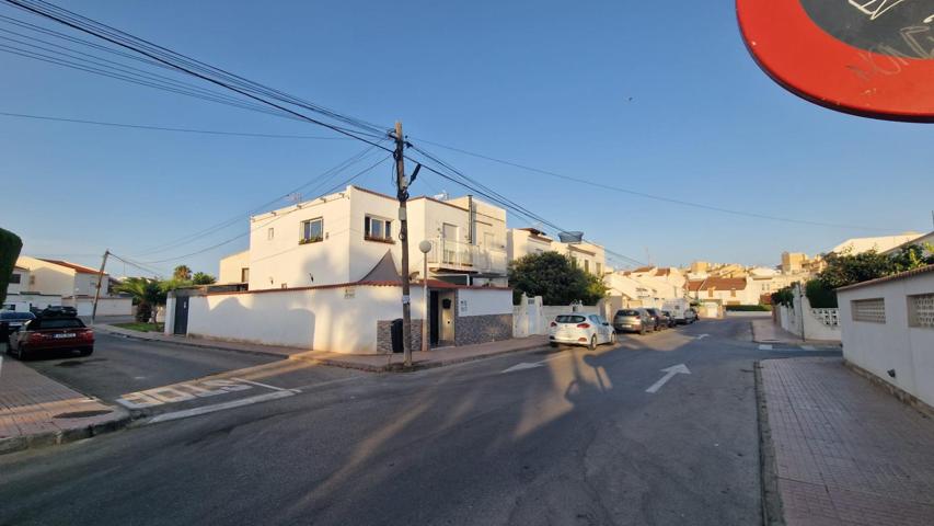 Tu Refugio en Torrevieja: Apartamento Ideal con Piscina y Vistas photo 0