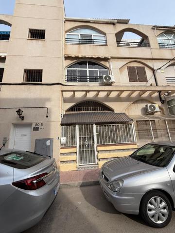 Tu Refugio Mediterráneo en Torrevieja: Luz, Calma y Confort photo 0