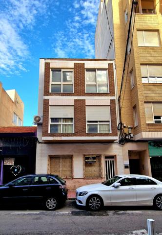 Oportunidad Única en Pleno Centro de Torrevieja: Inversión con Futuro photo 0