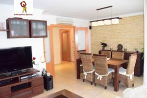 SE VENDE PISO AMUEBLADO MUY CÉNTRICO CON DOS GARAJES Y TRASTERO photo 0