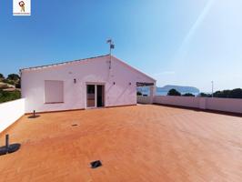 SE ALQUILA APARTAMENTO CON GRAN TERRAZA EN MORAIRA photo 0