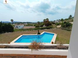 AMPLIO CHALET CON PISCINA Y VISTAS AL MAR EN MORAIRA photo 0