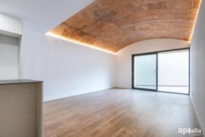 Casa de obra nueva con patio y acabados de alta calidad en Barberà del Vallès photo 0