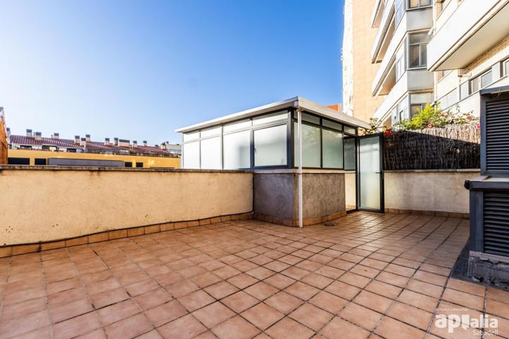 GRAN OPORTUNIDAD A 2 MINUTOS DE LA RAMBLA CON TERRAZA DE 120m2 photo 0