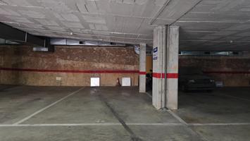 Can Rull, calle Lucrecio, plaza de parking para dos coches y moto!! photo 0