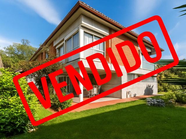 Chalet en parcela de 606 m2 cantonero en CastellArnau photo 0