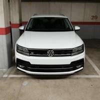 Plaza de parking coche grande photo 0