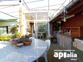 Casa en Castellar del Valles, con terraza, patio y jardín!! photo 0