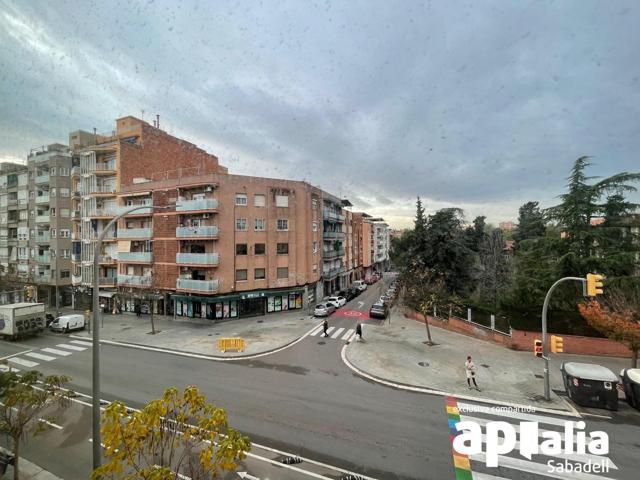 Avenida Concordia: Impecable piso de 4 habitaciones SOLO PARA INVERSORES - ALTA RENTABILIDAD photo 0