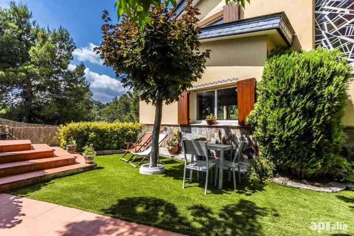 IMPRESIONANTE CASA EN CASTELLAR DEL VALLES, ZONA AIRESOL photo 0