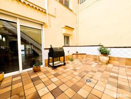 ¡Vive en la Creu Alta! Casa de 163 m² con patio, parking y eficiencia energética photo 0