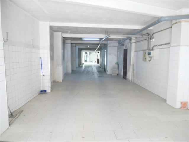 Se vende local comercial de 525 m2 muy bien ubicado en al Barrio del Carmen junto a Puente de Hierro photo 0